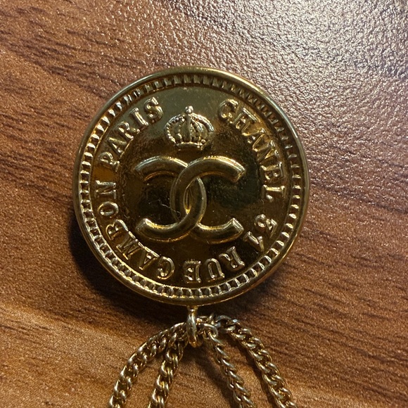 CHANEL | Brooch- Authentic Gold Quilted CC Purse / Bag or clothes Pin - Picture 6 of 6